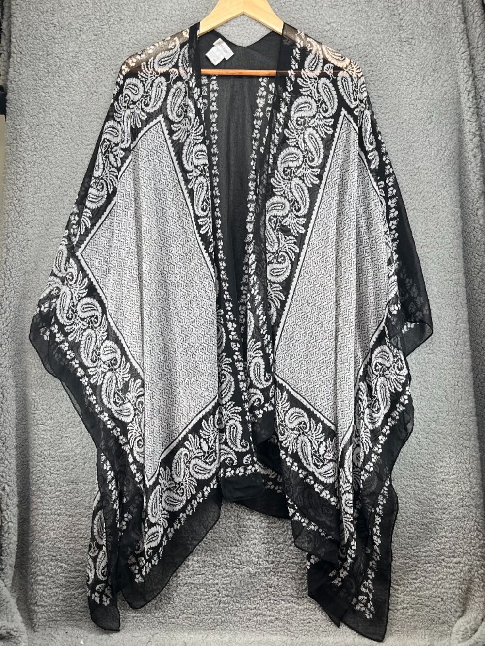 Avenue Black and White Paisley Kimono Wrap Sheer Cardigan Boho Size O/S